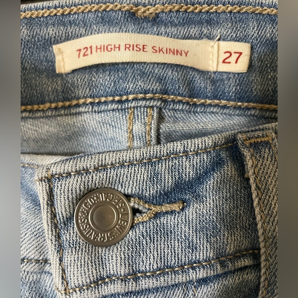 Distressed Levies High Rise Jeans - Picture 2 of 3